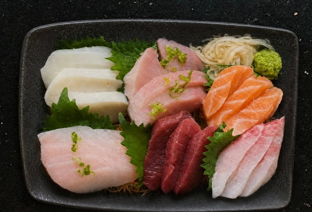 Sashimi Deluxe.