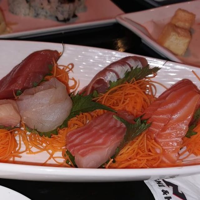 Sashimi Deluxe.
